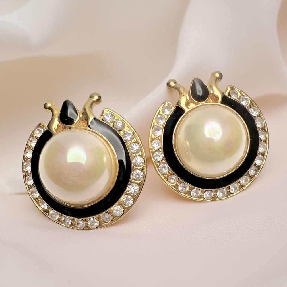 Vintage 1980s Faux Pearl Cabochon Rhinestone Black Gold Tone Earrings